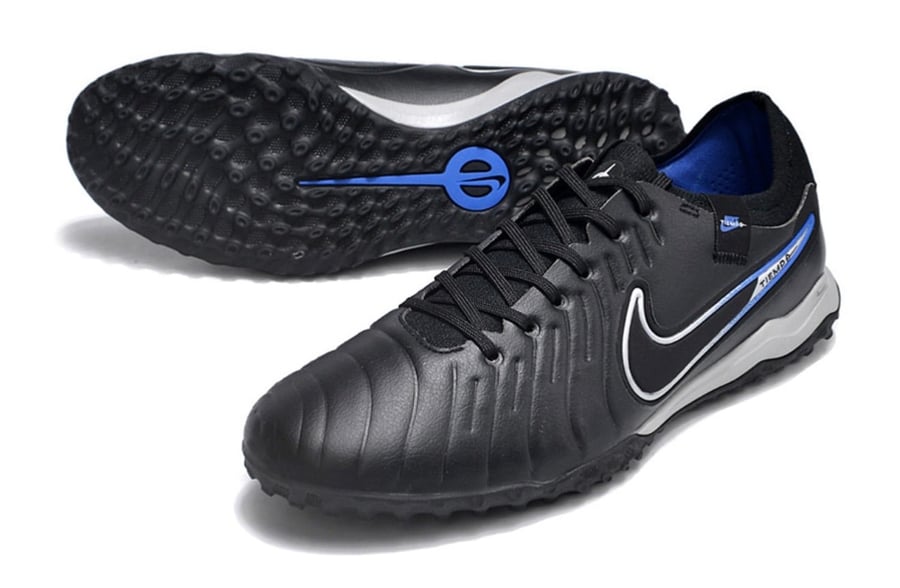 جزمة كرة قدم Nike tiempo