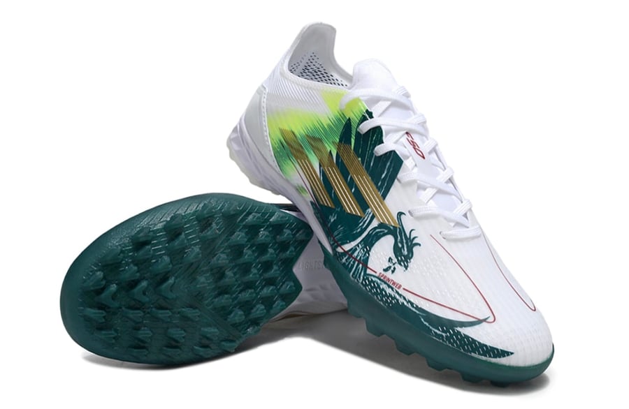 جزمة كرة قدم adidas