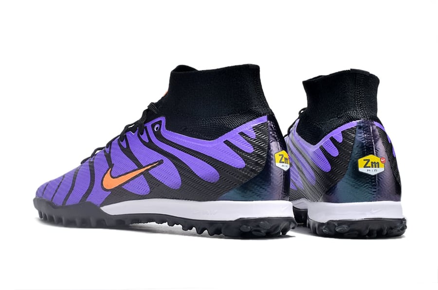 جزمة كرة قدم Nike برقبة عالية