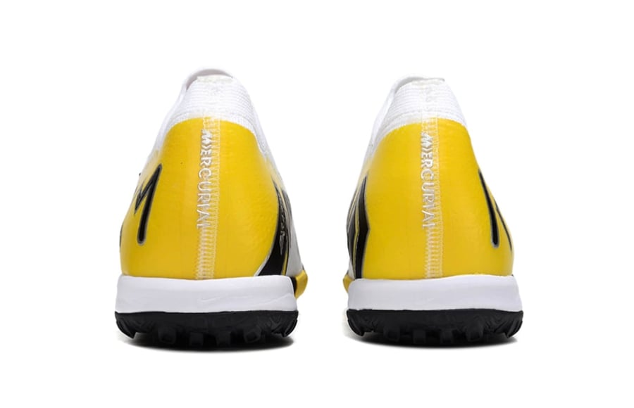 جزمة كرة قدم Nike