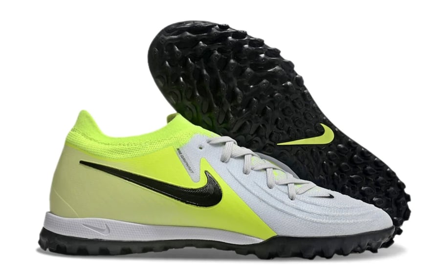 جزمة كرة قدم Nike