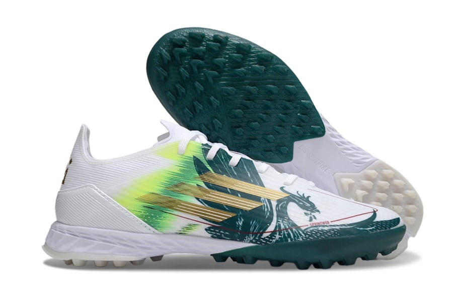 جزمة كرة قدم adidas