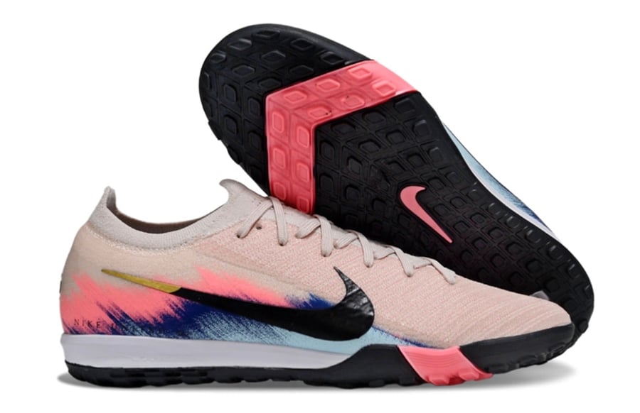 جزمة كرة قدم Nike