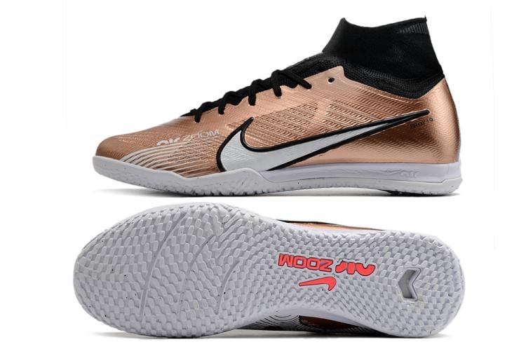 جزمة كرة Nike لملاعب الصالات