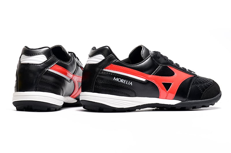 جزمة كرة قدم mizuno