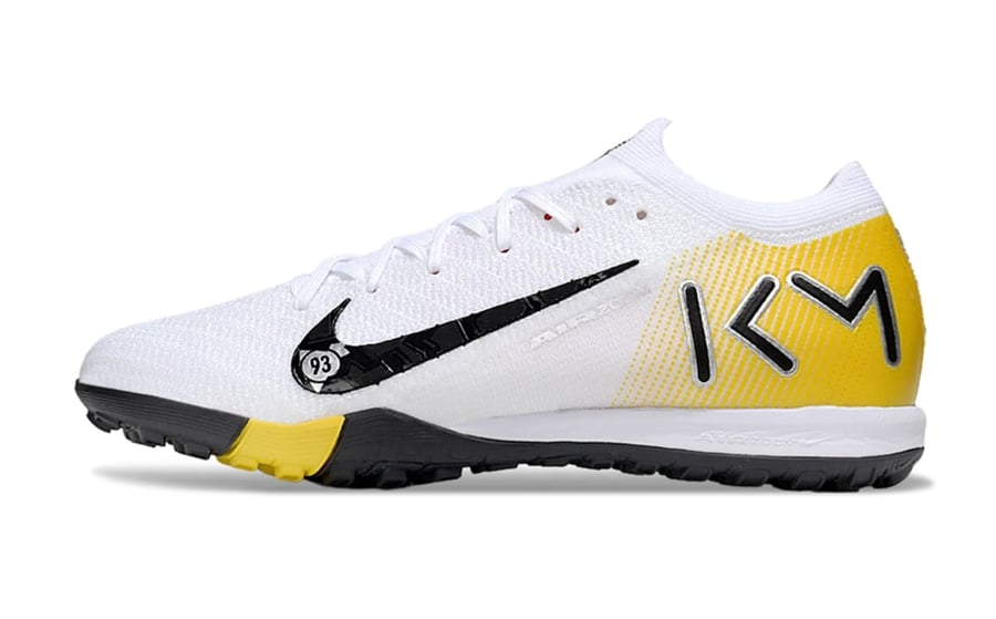 جزمة كرة قدم Nike