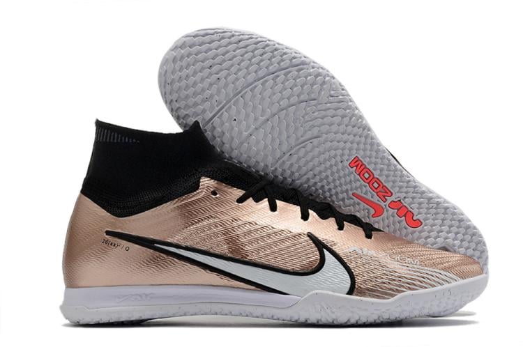 جزمة كرة Nike لملاعب الصالات