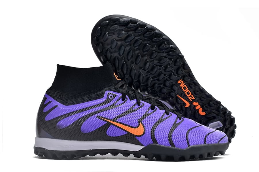جزمة كرة قدم Nike برقبة عالية