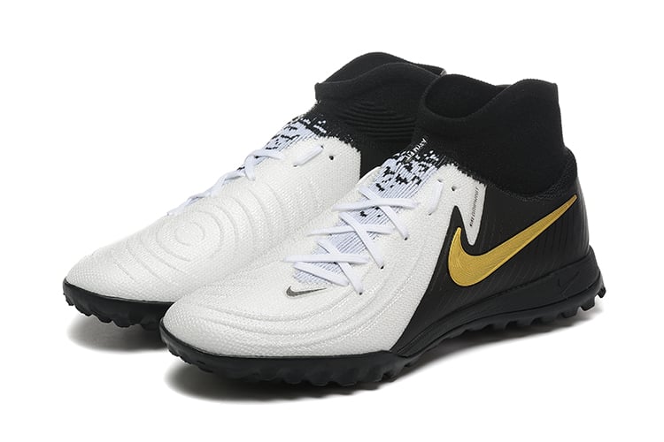 جزمة كرة قدم Nike برقبة عالية