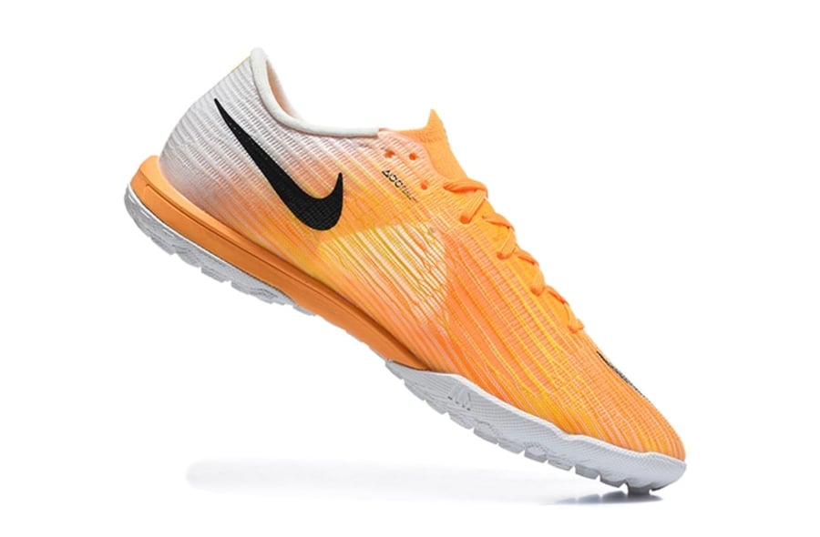 جزمة كرة قدم Nike