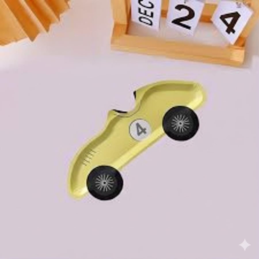 طبق شكل سيارة أصفر | Yellow Car Paper Plate