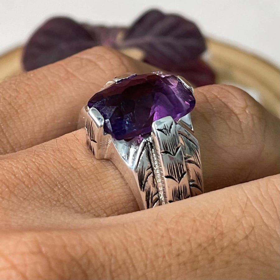Men's silver ring with amethyst stone