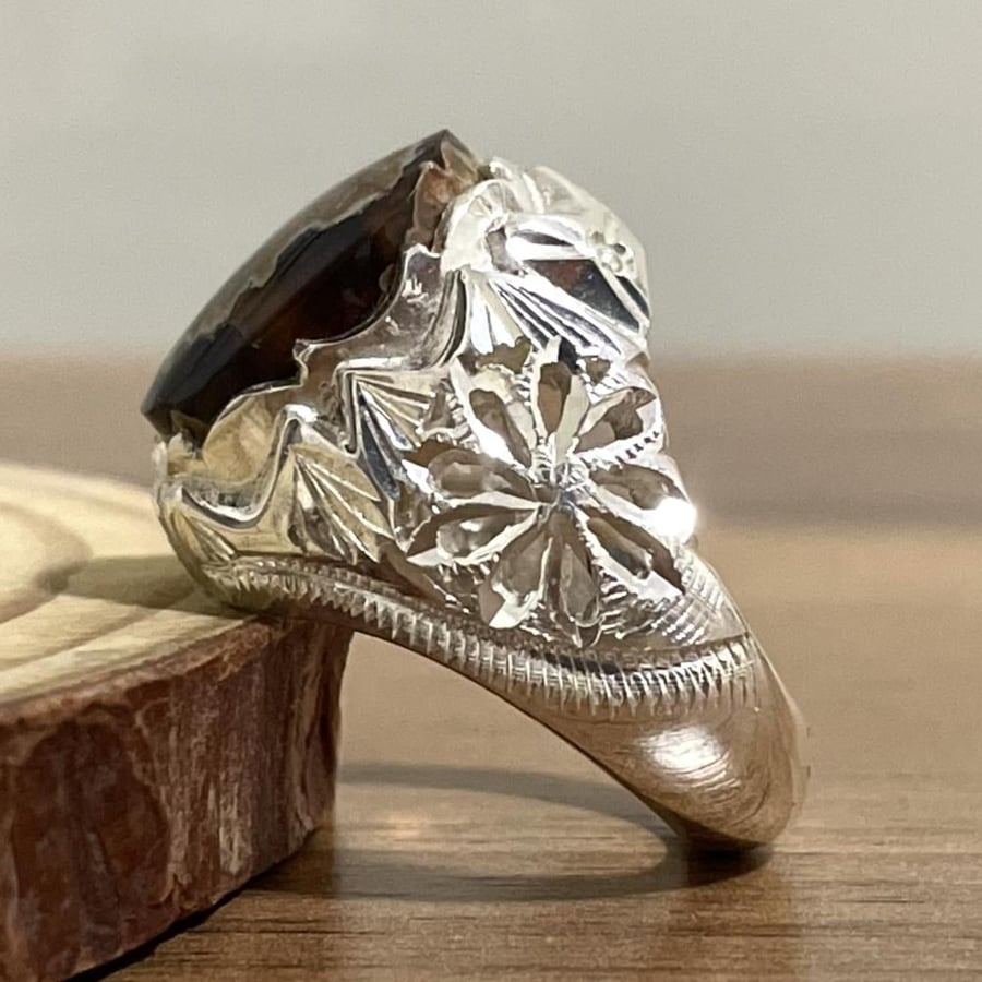 Men's silver ring with natural Yemeni agate Kharaiti stone
