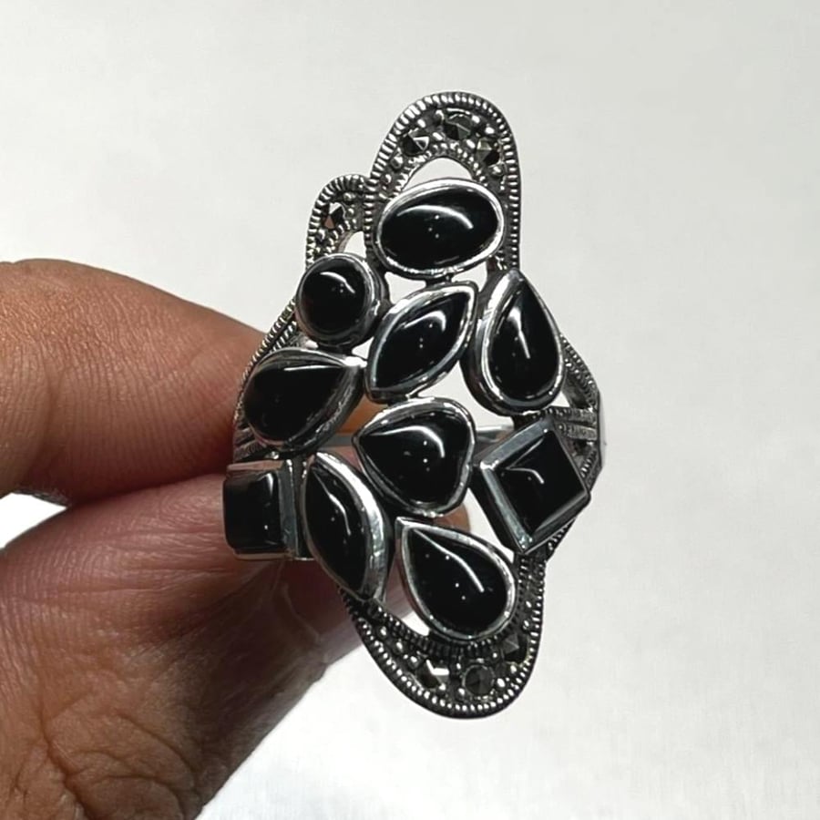 خاتم فضة نسائي بحجر عقيق ومركزايت
