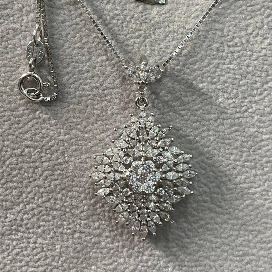 Women's silver necklace, delicate, decorated with crystal