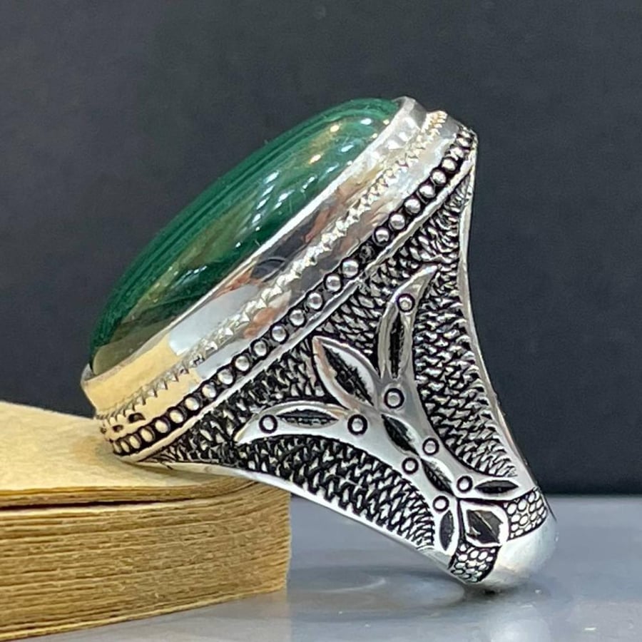 Men's silver ring with Malachite stone