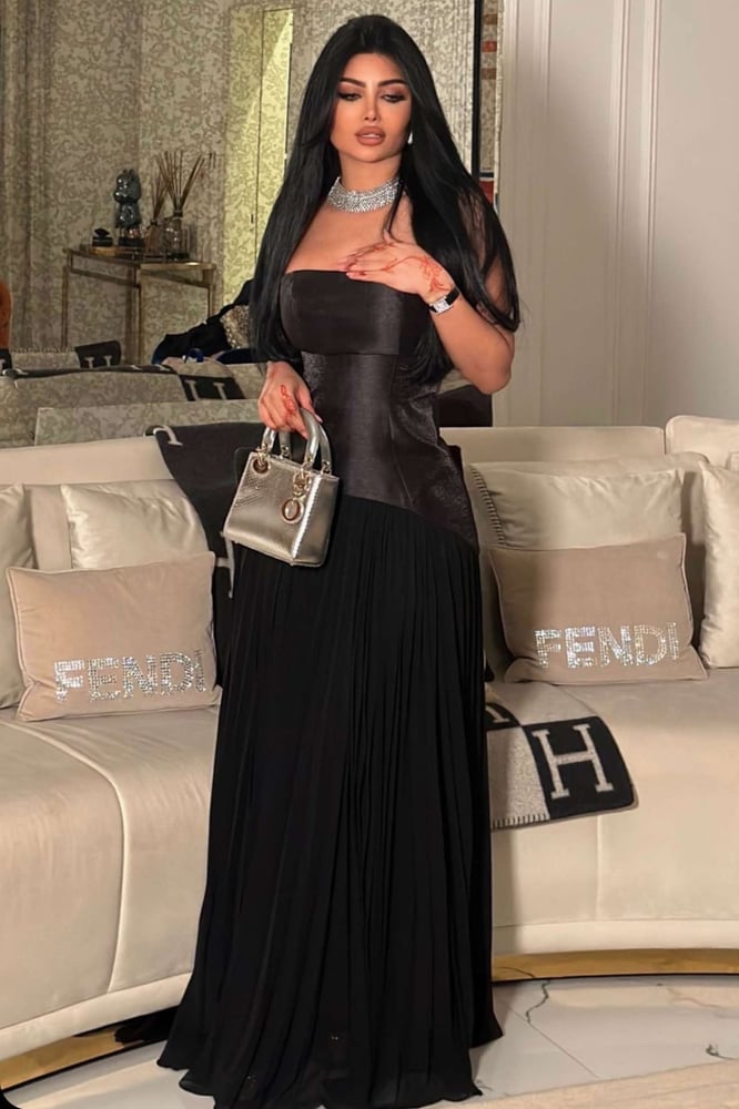 فستان اسود بليسيه Long dress