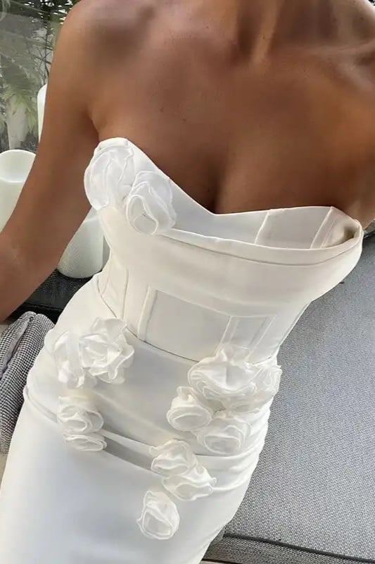 فستان ابيضّ ورد Mini dress
