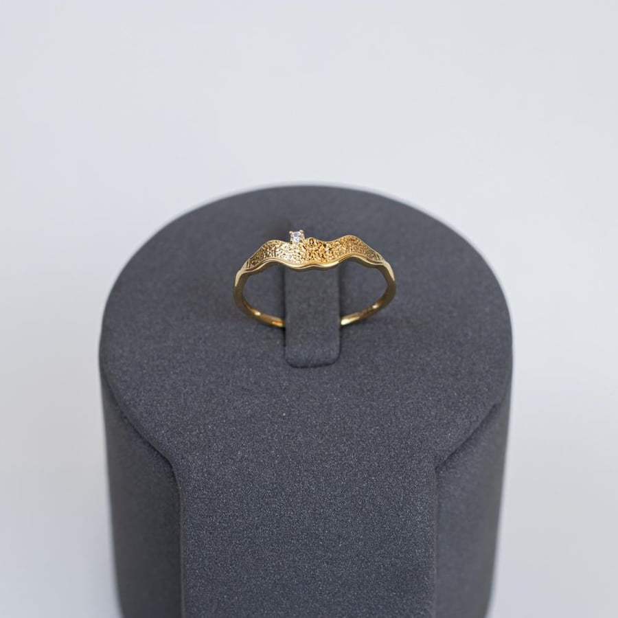 Diamond design gold ring