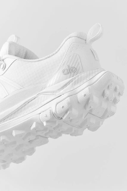 Alo Yoga Trail White