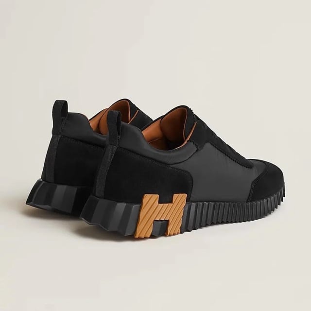 Bouncing sneaker