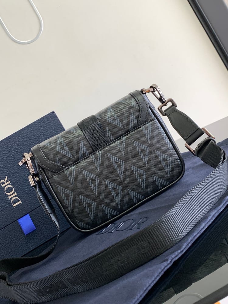 Dior Hit the road