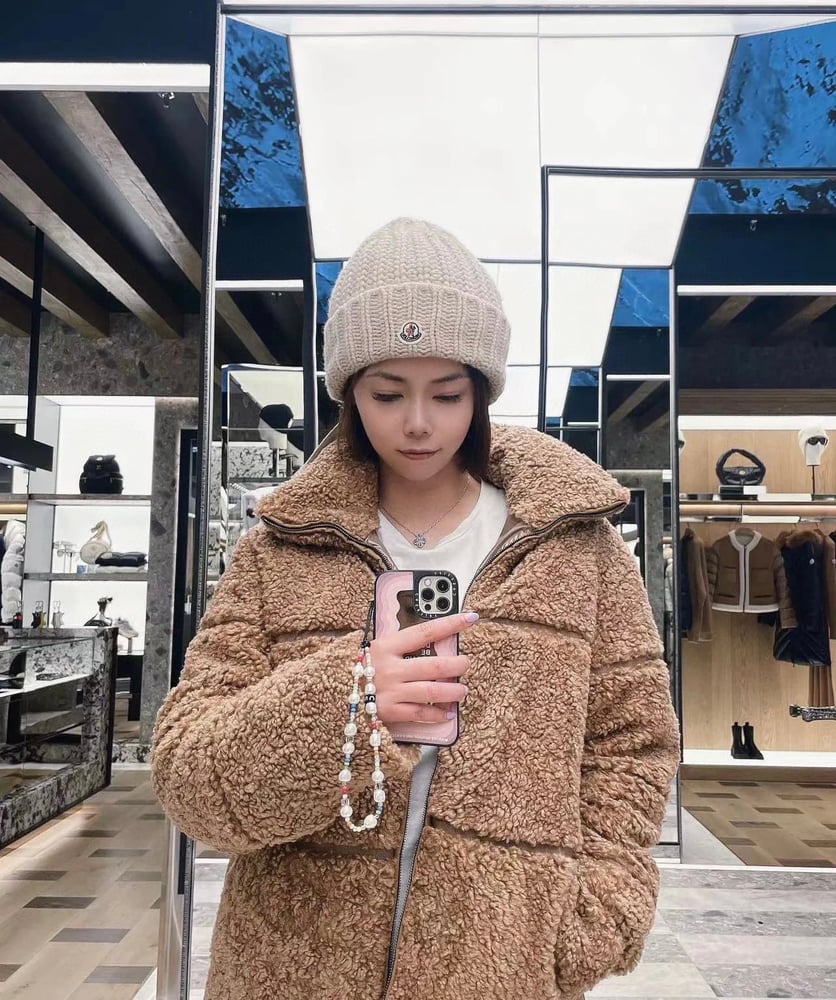 جكيت MONCLER