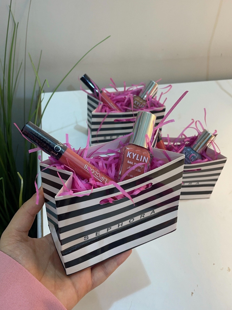 Distributions of nail polish and lipstick