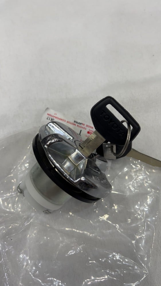 Gas cap lock for Nissan Patrol with original keys