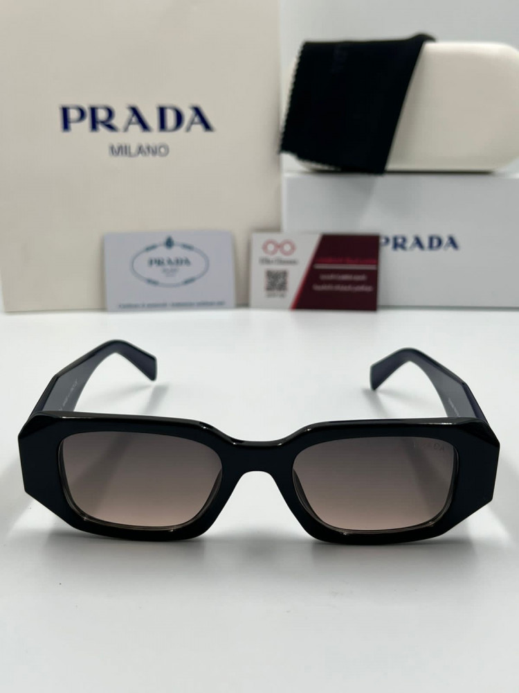 نظارات Prada