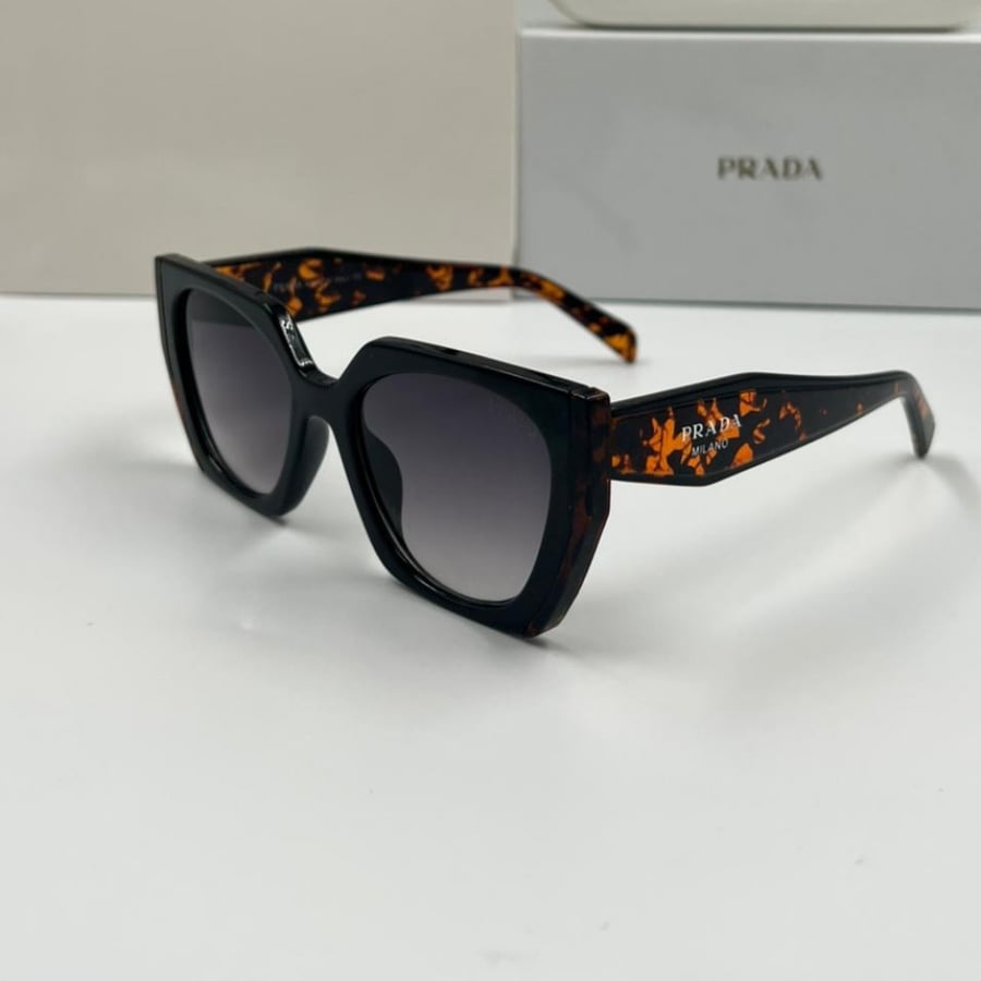 نظارات Prada