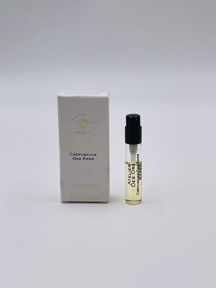 عينة عطر اتيلير ديس اورس كريبسكول ديس ام اودي بارفيوم للجنسين اودي بارفيوم  Crépuscule Des Âmes Atelier des Ors عطر خشبي اروماتيك صدر عام 2018م. الحجم: 2.5مل