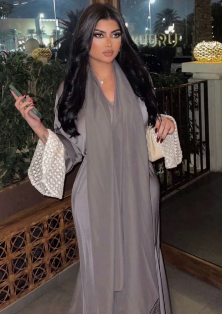 عباية بقصة كلوش مع حزام