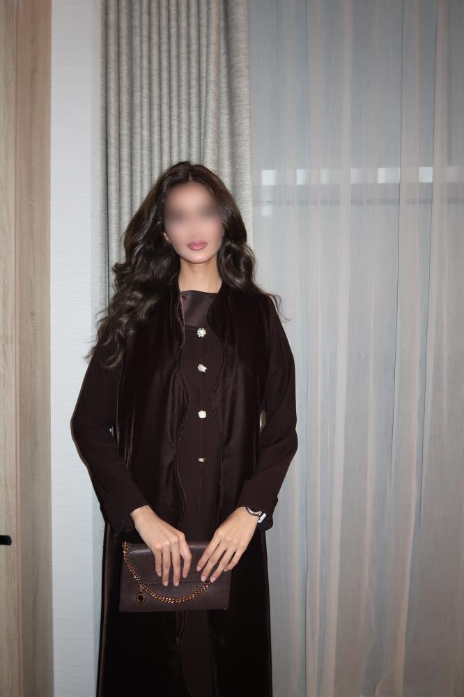 عباية شتويه بخامة الكريب و المخمل