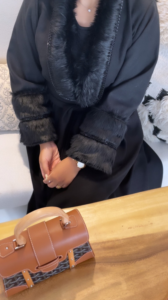 عباية شتويه مع فرو