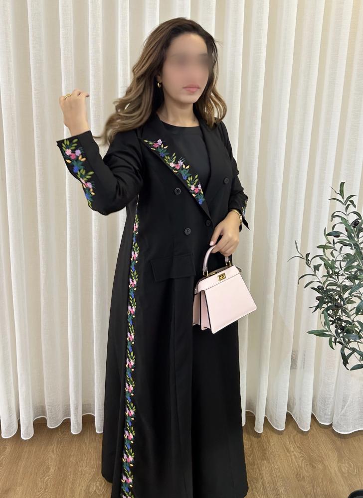عبايه بتطريز يدوي