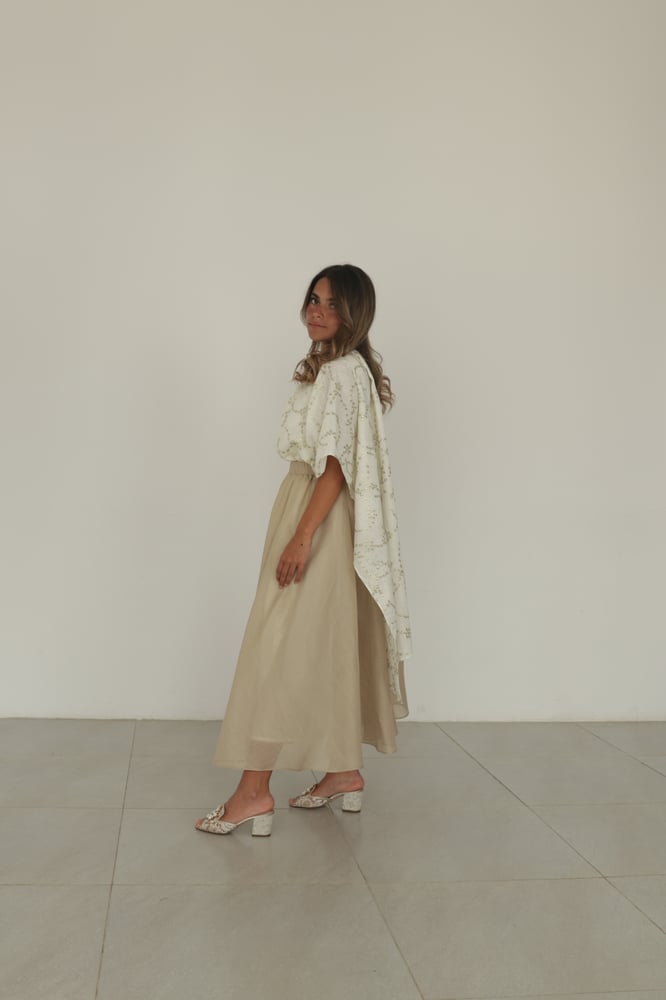 Linen skirt with linen shawl