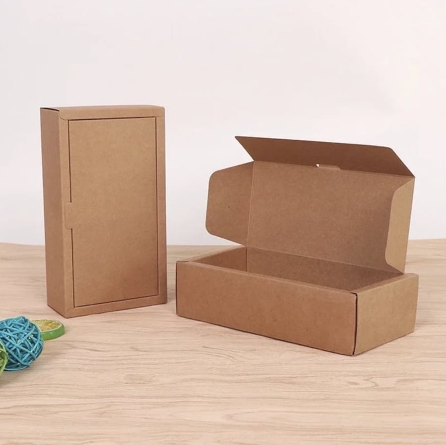 Rectangular paper boxes for abayas (separate lid)