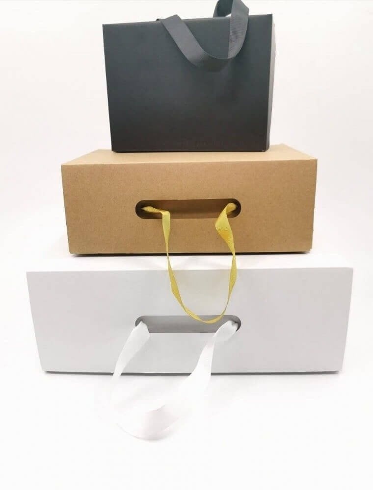 Gift carton with ribbon and shipping
