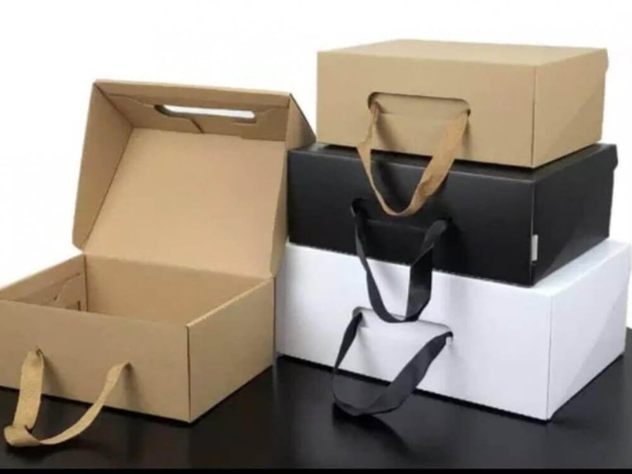 Gift carton with ribbon and shipping