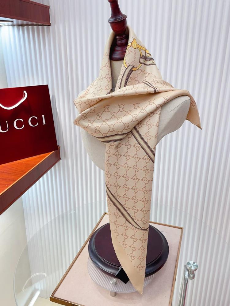 سكارف قوتشي