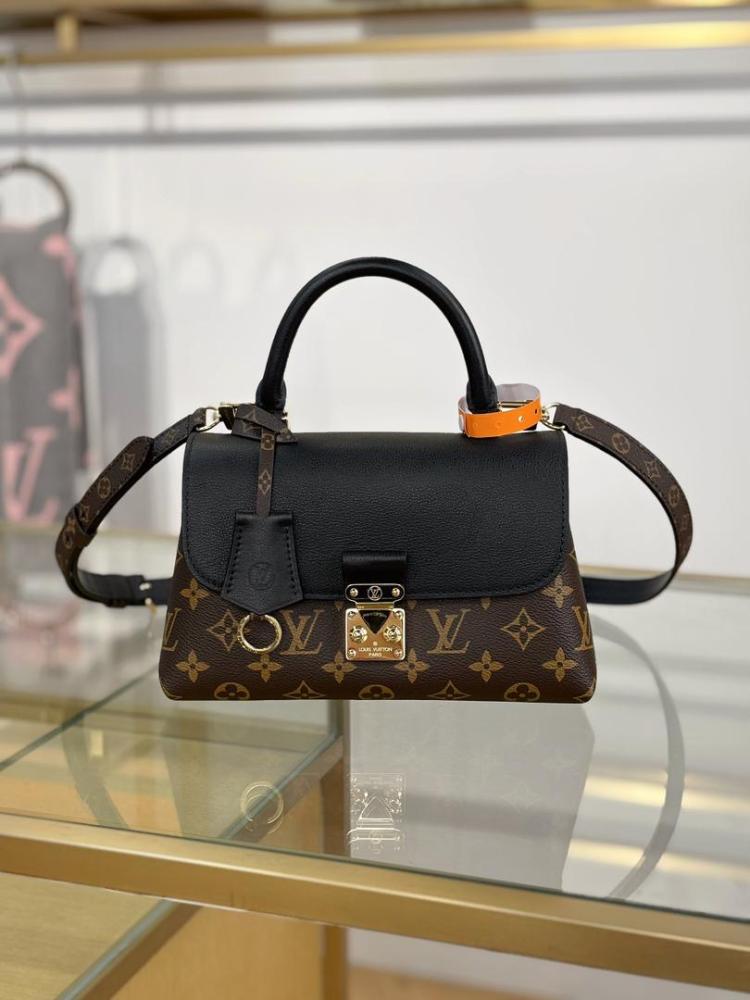 لويس فيتون  24.5cm
