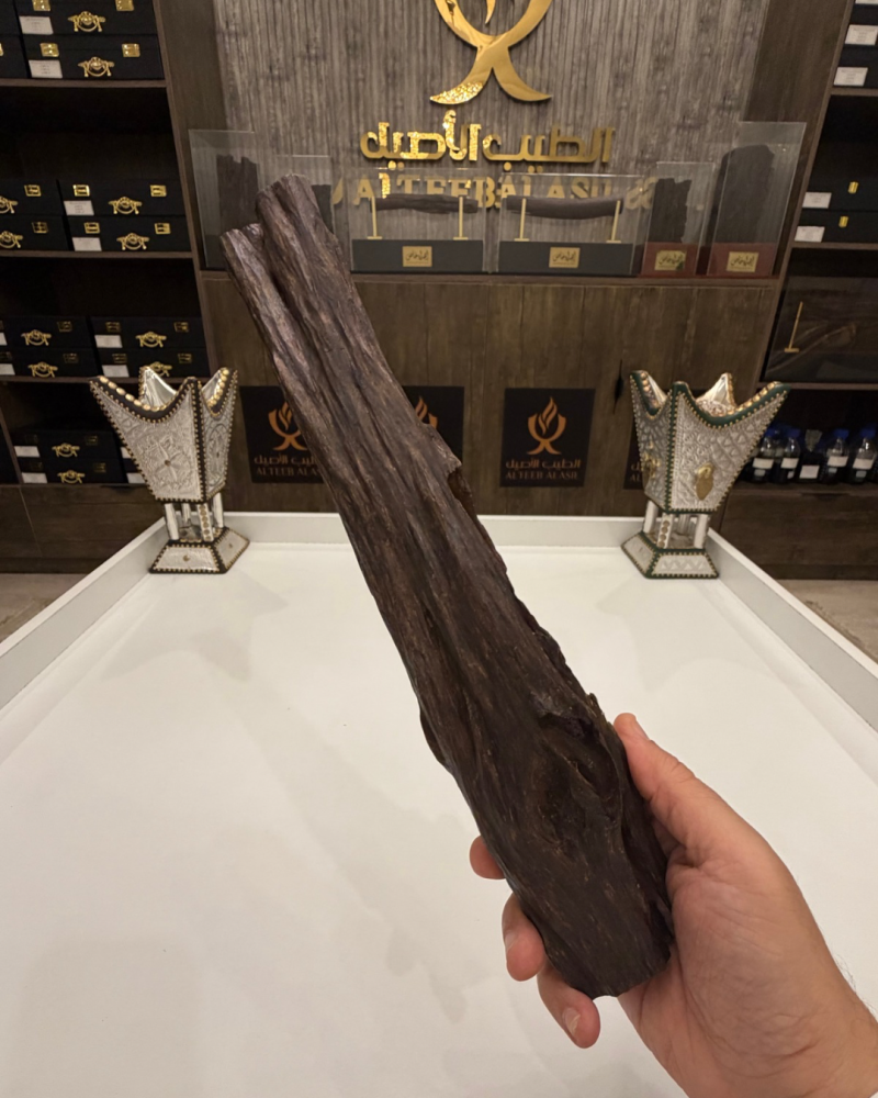 قطعة عود هندي ديكور
