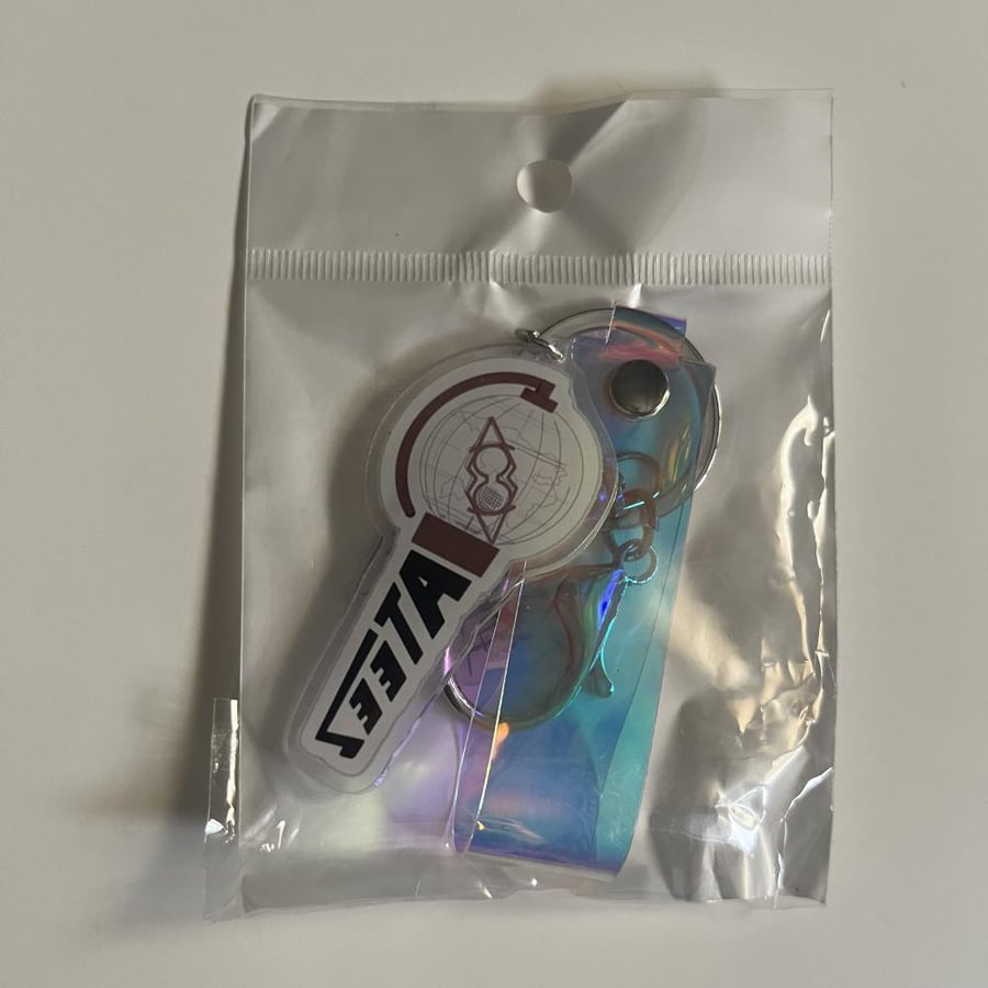 سلسلة مفاتيح لفرقة  Ateez