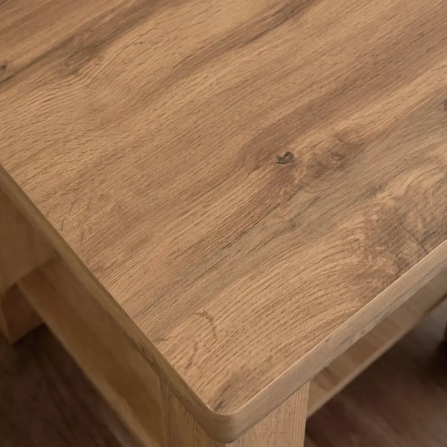طاولة Wooden