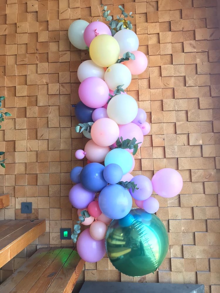 صندوق بالونات بالوان الباستيل