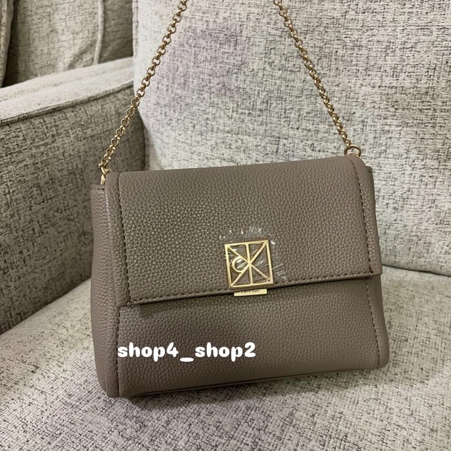 شنطة كالڤن كلاين calvin klein