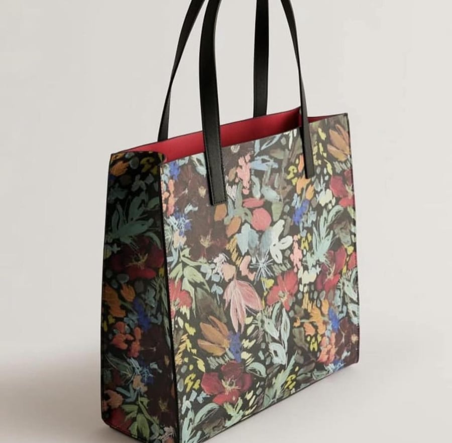 كيس وسط تيد بيكر Ted Baker