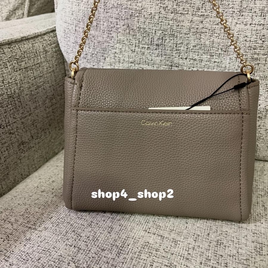 شنطة كالڤن كلاين calvin klein