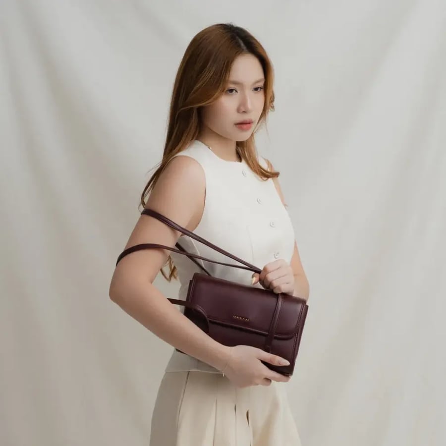 شنطة Christy Ng
